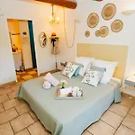 La Bastide Des Pins Кастийон-дю-Гар
