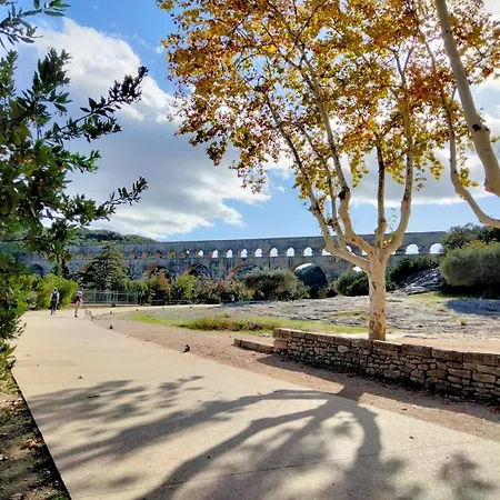 לינה וארוחת בוקר La Bastide Des Pins
