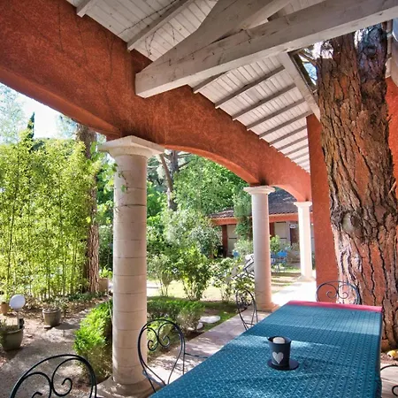 La Bastide Des Pins 4* Castillon-du-Gard
