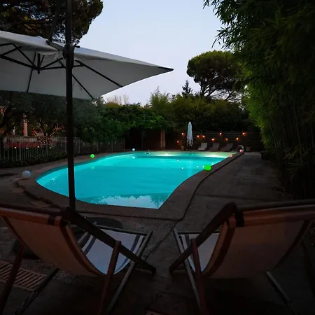 La Bastide Des Pins 4* Castillon-du-Gard