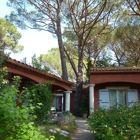 La Bastide Des Pins Bed and Breakfast 4*