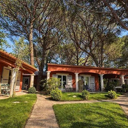 La Bastide Des Pins Bed and Breakfast