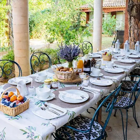 La Bastide Des Pins Couette-café 4*