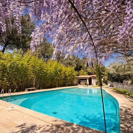 La Bastide Des Pins Couette-café Castillon-du-Gard