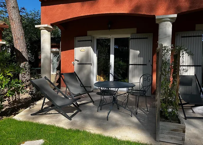 Nocleg ze śniadaniem La Bastide Des Pins 4*