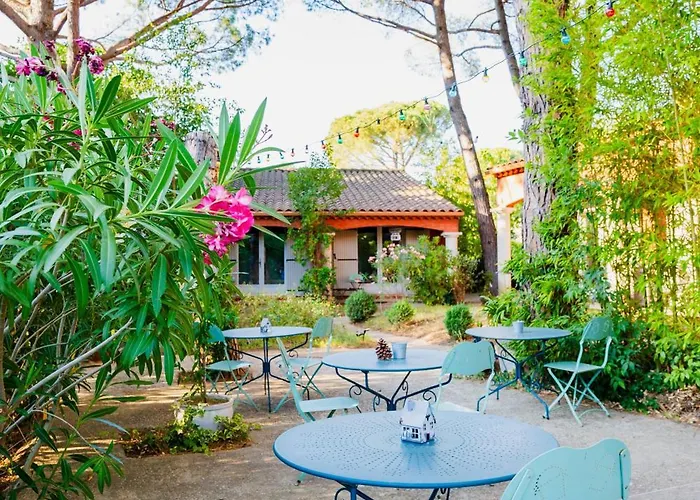 Nocleg ze śniadaniem La Bastide Des Pins 4*